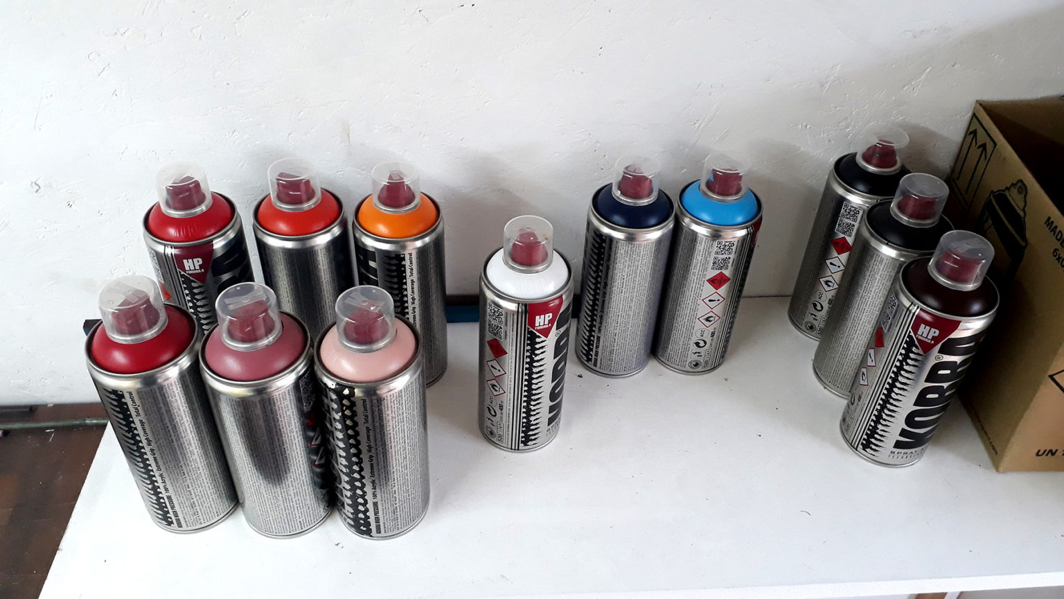 kobra spray paint cans colours grafitti stencil